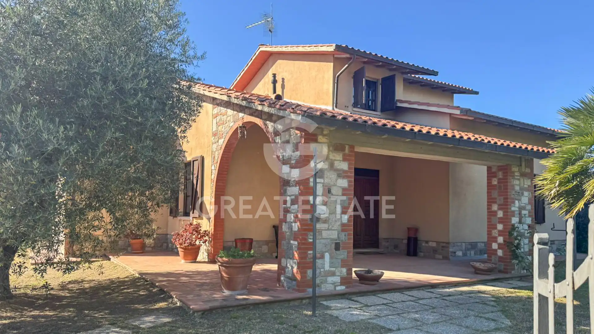 Villa 305m² in Italy, Perugia. Priced at 350000€ rent photo-2