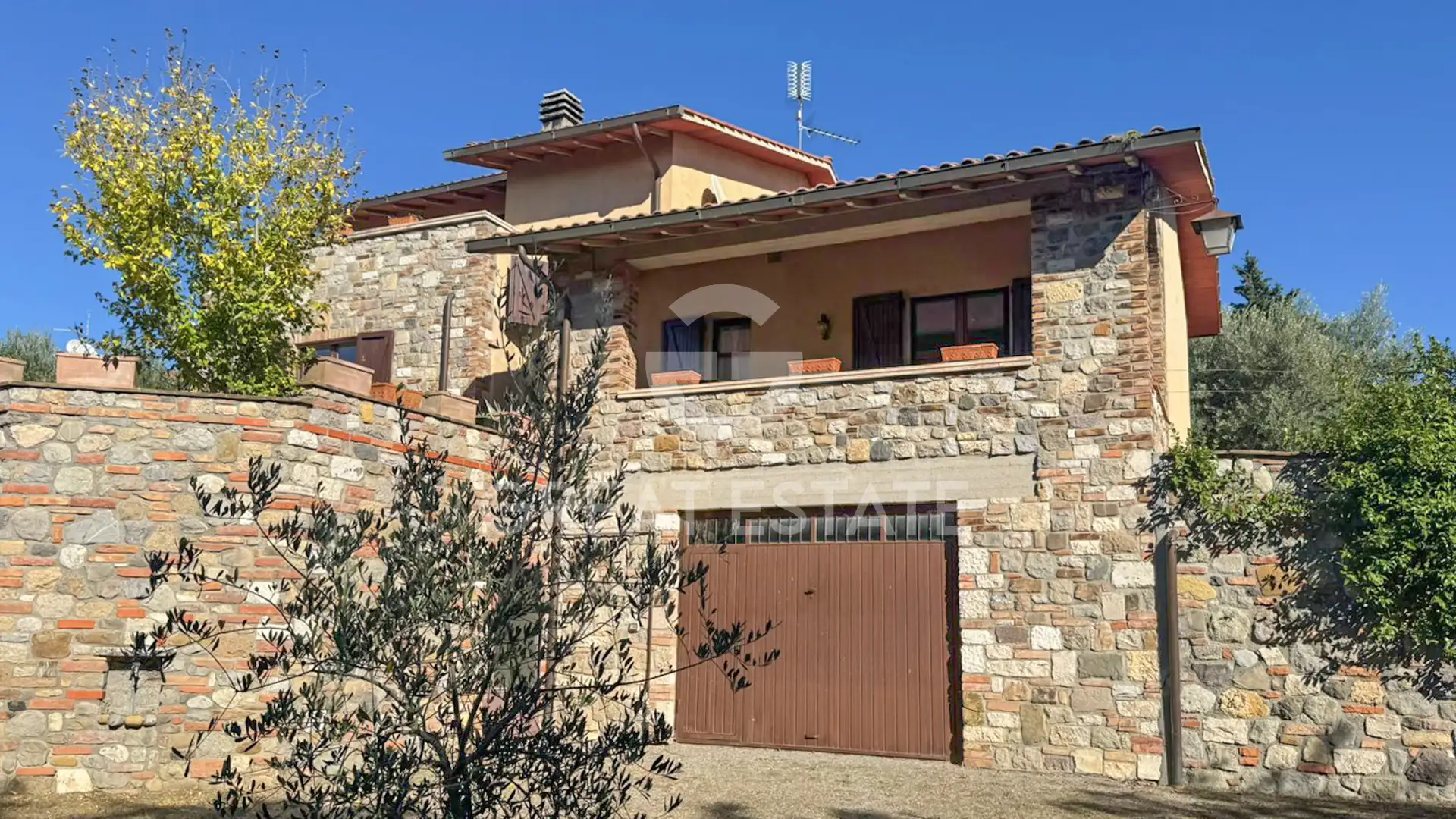 Villa 305m² in Italy, Perugia. Priced at 350000€ rent photo-9