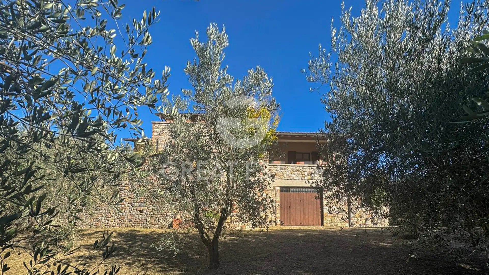 Villa 305m² in Italy, Perugia. Priced at 350000€ rent photo-10