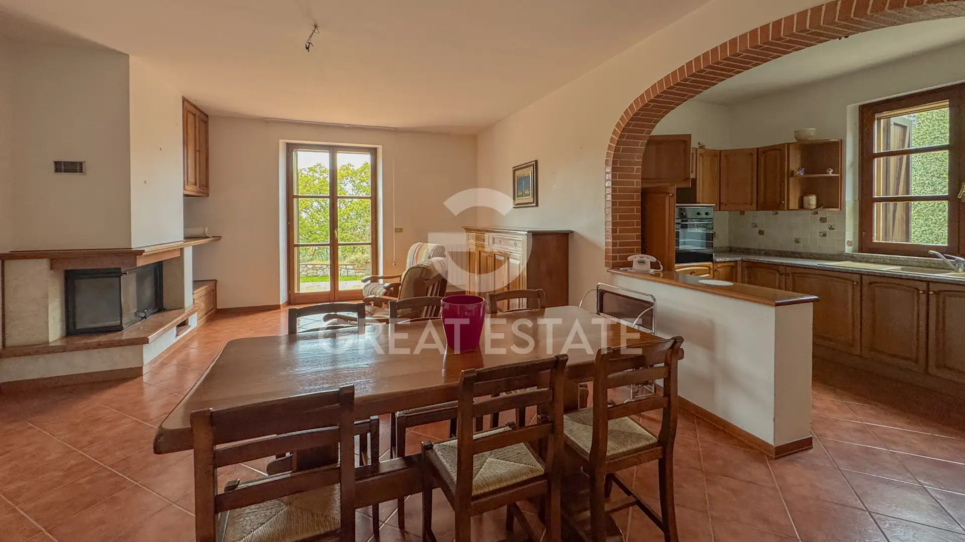 Villa 305m² in Italy, Perugia. Priced at 350000€ rent photo-12