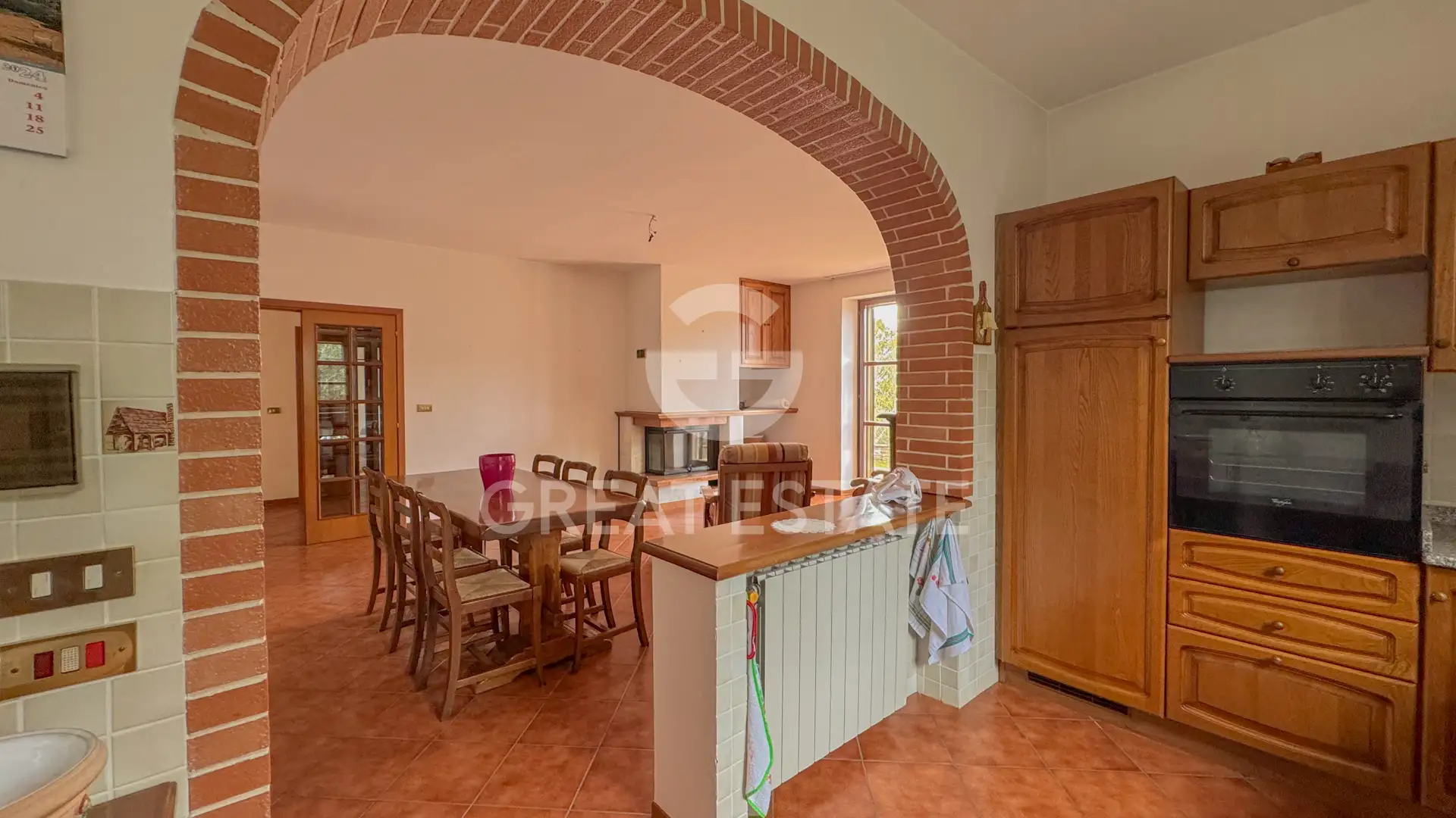 Villa 305m² in Italy, Perugia. Priced at 350000€ rent photo-13