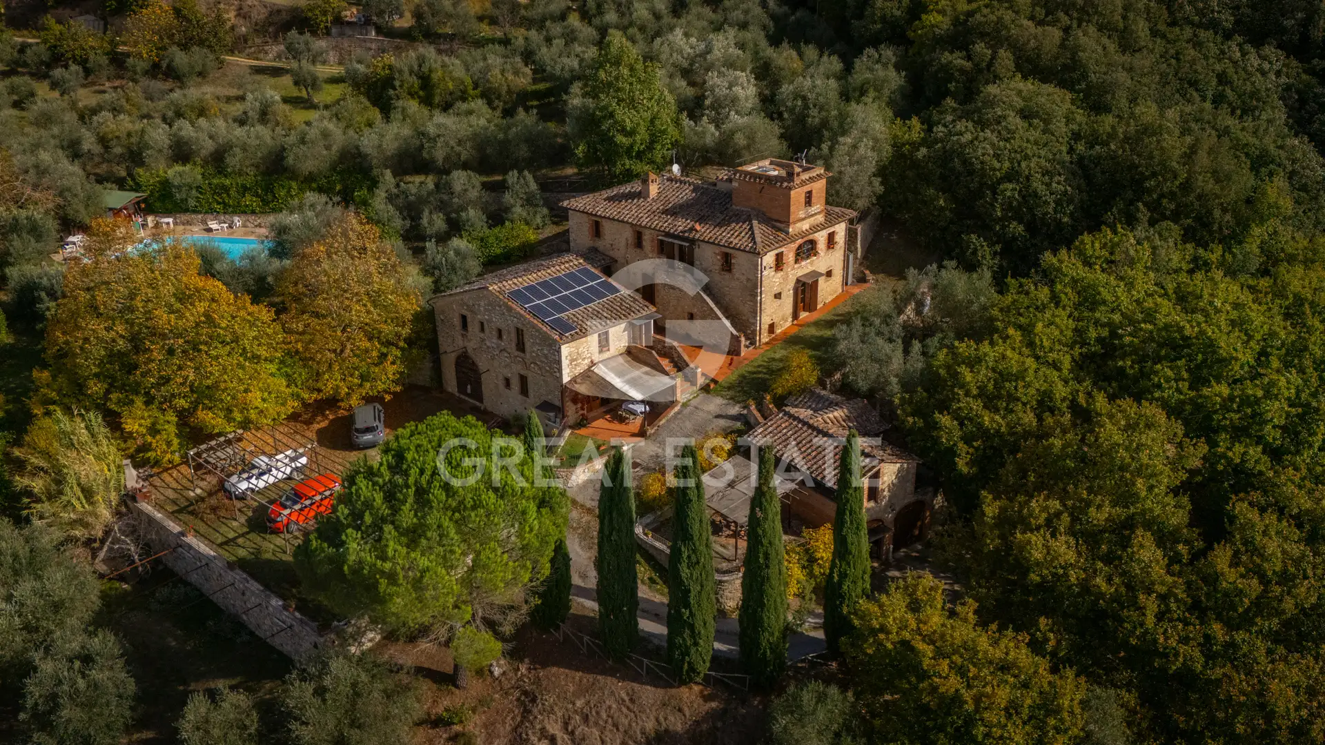House 536m² in Italy, Siena. Priced at 1500000€ rent photo-3