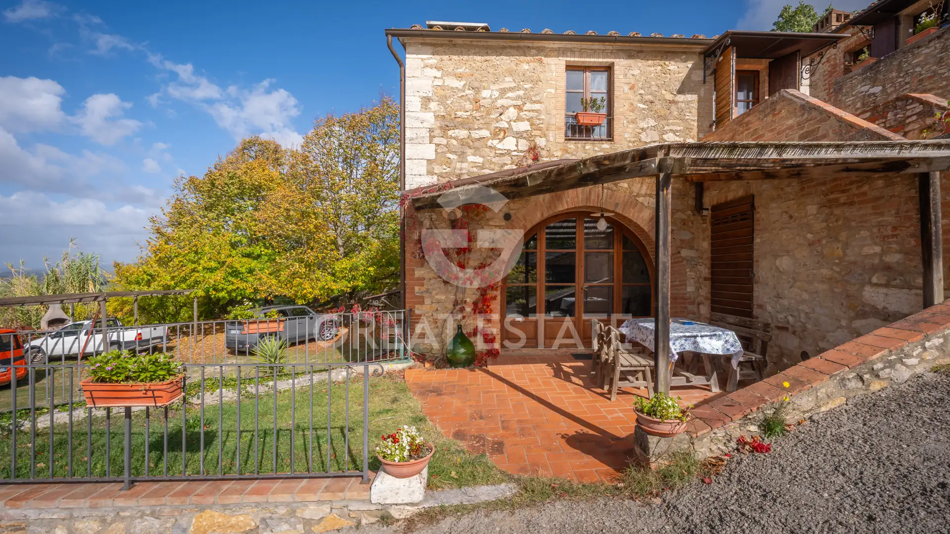 House 536m² in Italy, Siena. Priced at 1500000€ rent photo-6