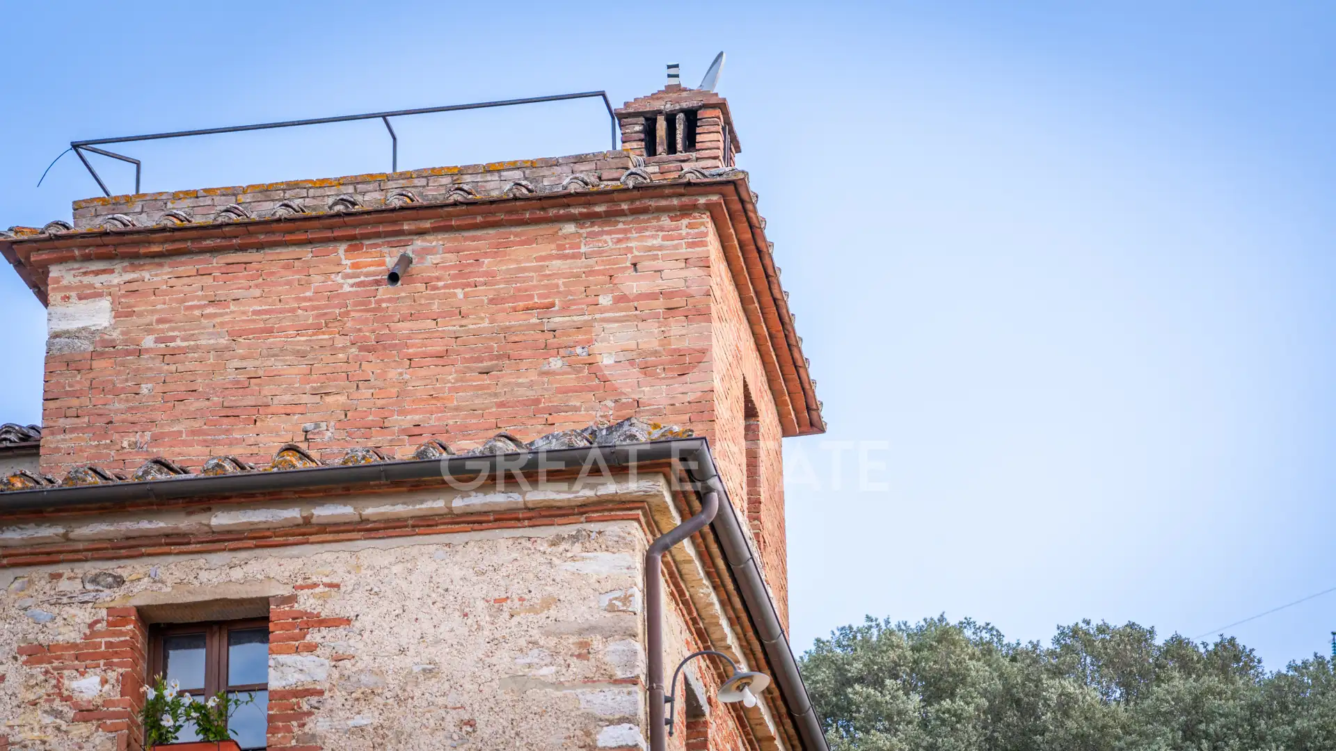 House 536m² in Italy, Siena. Priced at 1500000€ rent photo-10