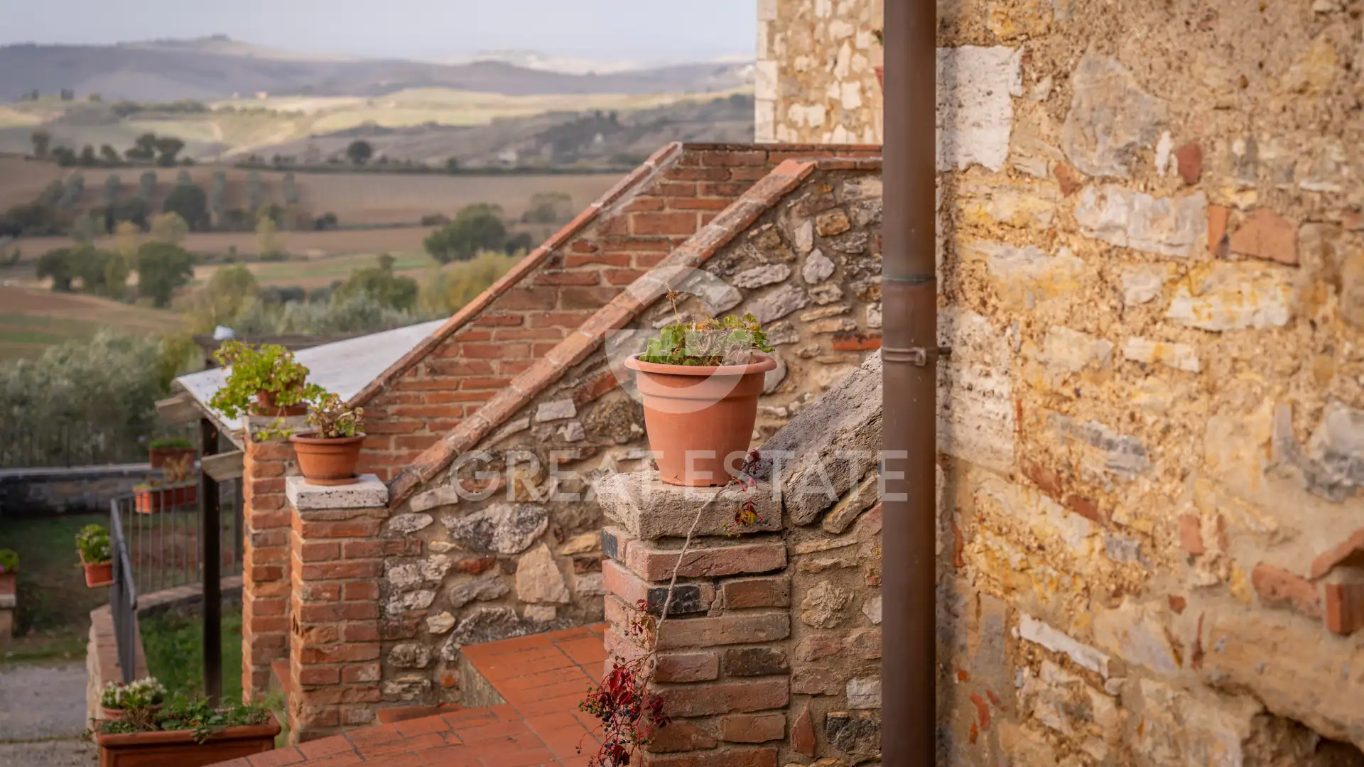 House 536m² in Italy, Siena. Priced at 1500000€ rent photo-11