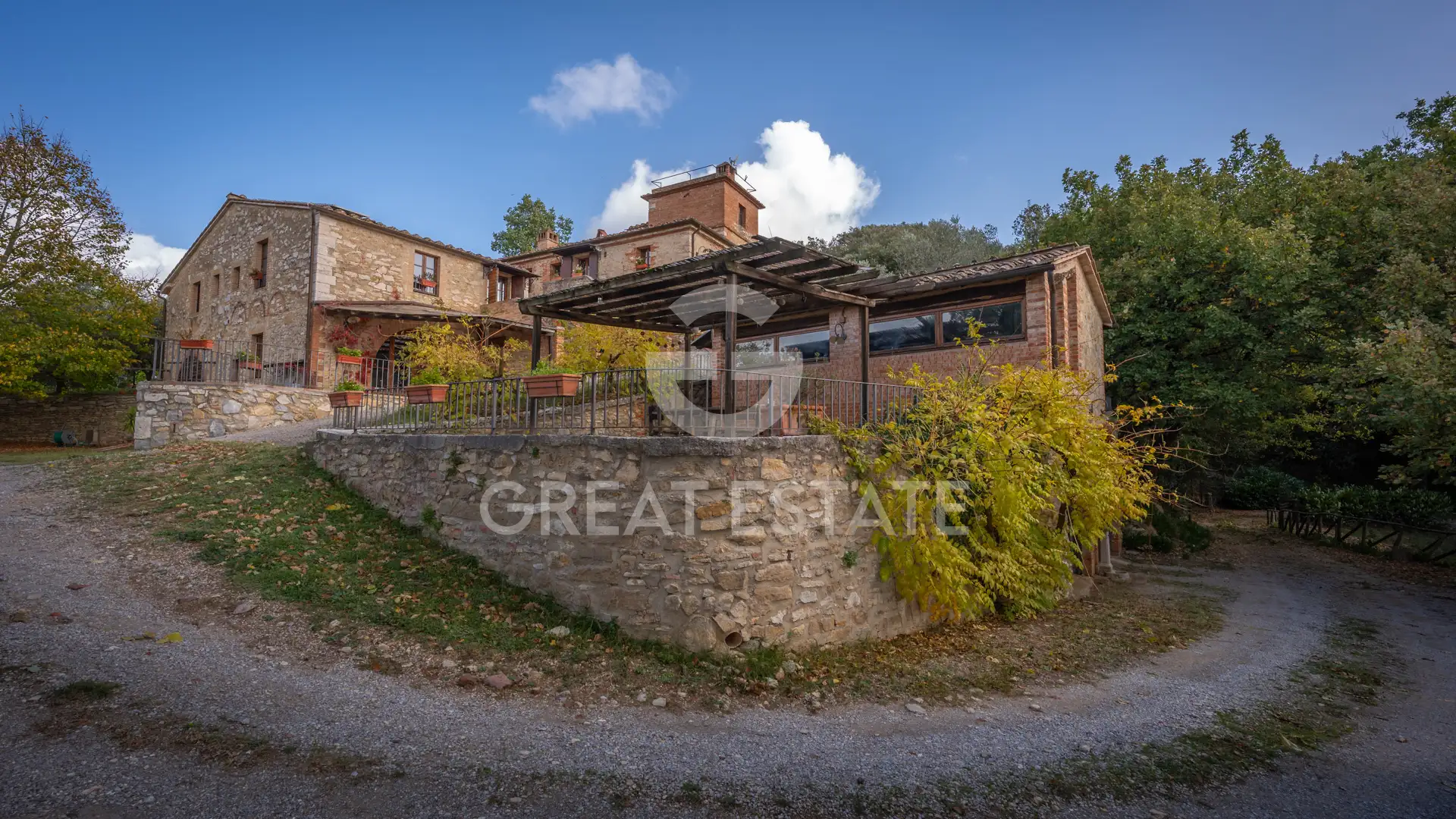 House 536m² in Italy, Siena. Priced at 1500000€ rent photo-14