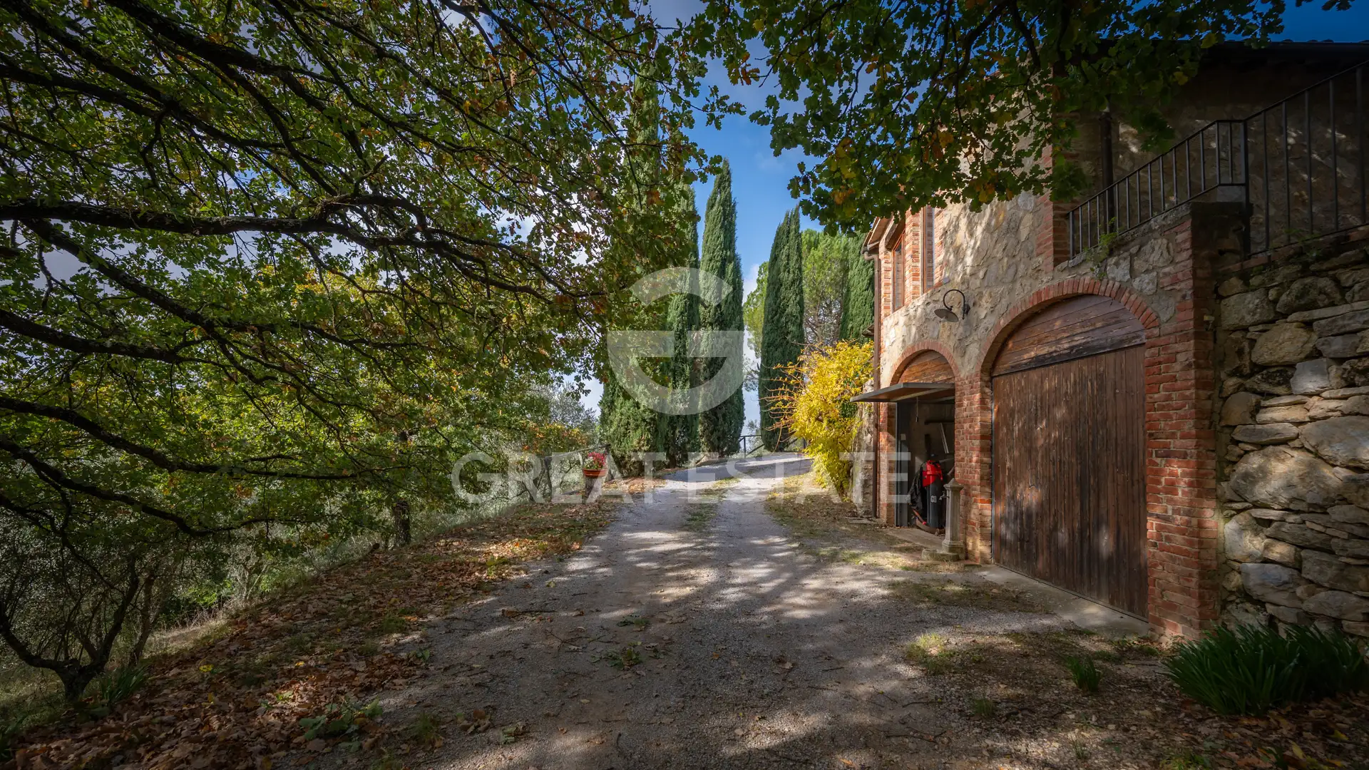 House 536m² in Italy, Siena. Priced at 1500000€ rent photo-15