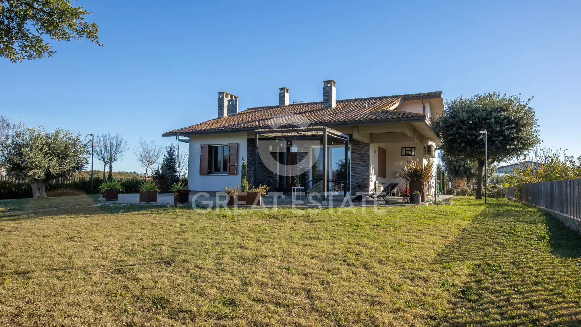 Villa 339m² in Italy, Perugia. Priced at 350000€ rent photo-3