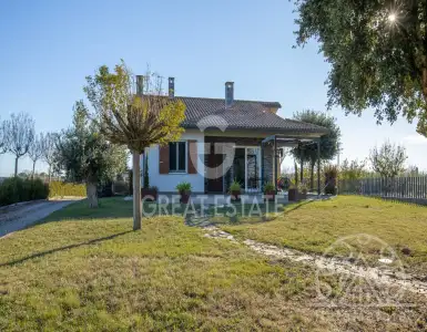 Buy in Italy for 350000€