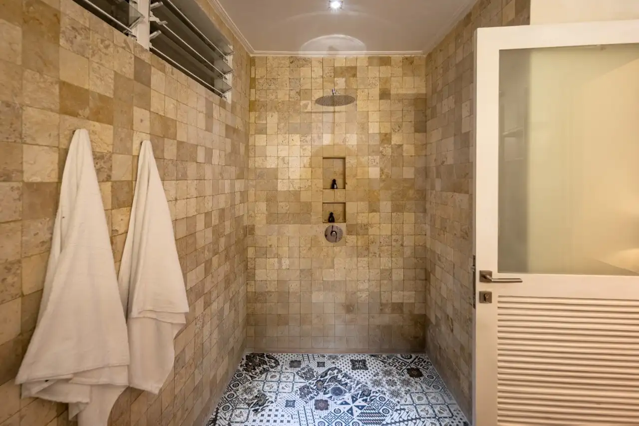 Villa 250m² in Indonesia, Seminyak. Priced at 33000$ rent photo-3