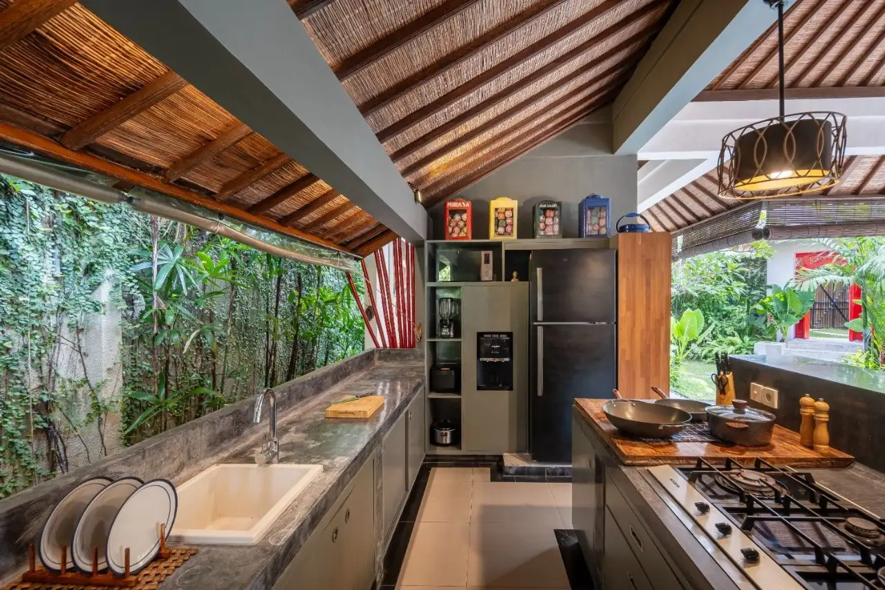 Villa 250m² in Indonesia, Seminyak. Priced at 33000$ rent photo-10