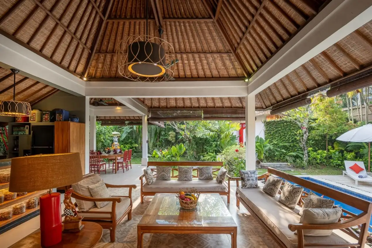 Villa 250m² in Indonesia, Seminyak. Priced at 33000$ rent photo-15