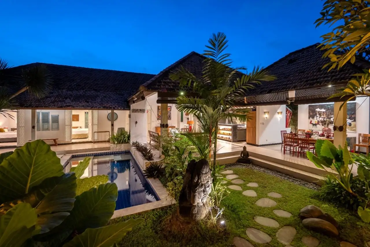 Villa 250m² in Indonesia, Seminyak. Priced at 33000$ rent photo-18