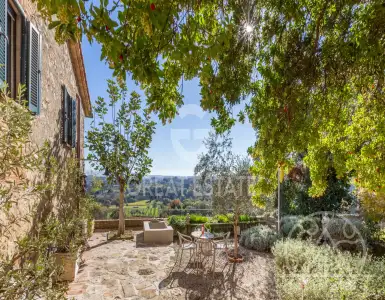 Buy in Italy for 410000€