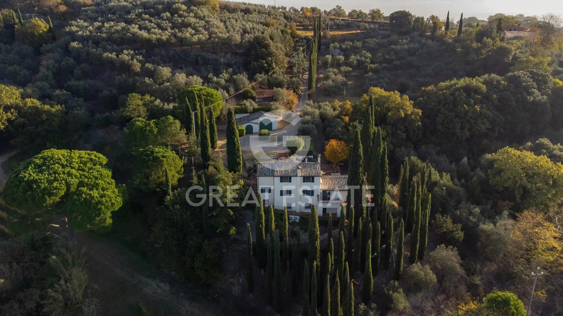 House 447m² in Italy, Siena. Priced at 1800000€ rent photo-2