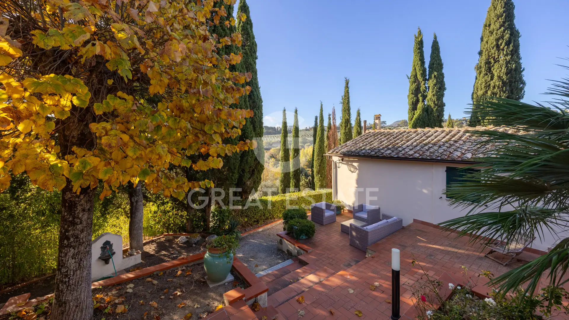 House 447m² in Italy, Siena. Priced at 1800000€ rent photo-9