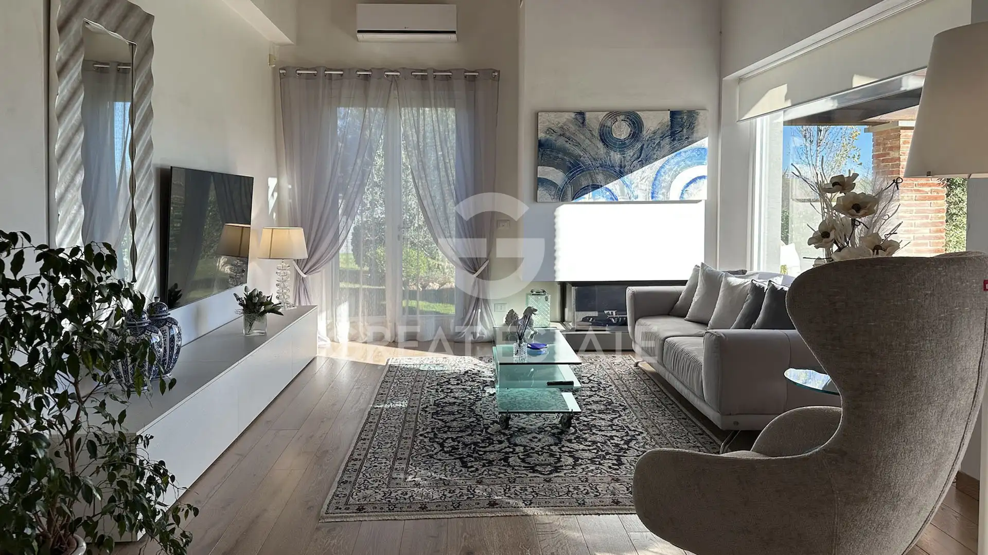 House 195m² in Italy, Arezzo. Priced at 550000€ rent photo-10