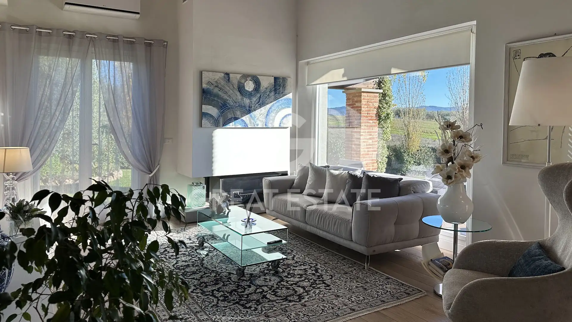 House 195m² in Italy, Arezzo. Priced at 550000€ rent photo-11