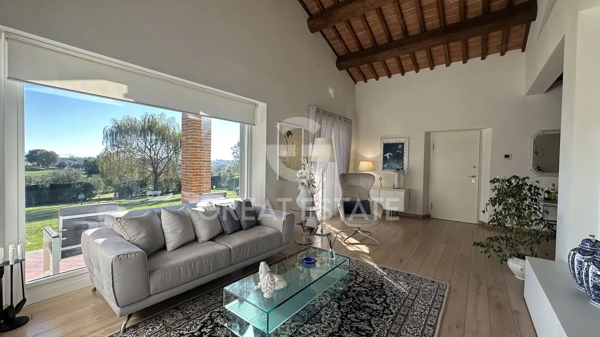 House 195m² in Italy, Arezzo. Priced at 550000€ rent photo-12