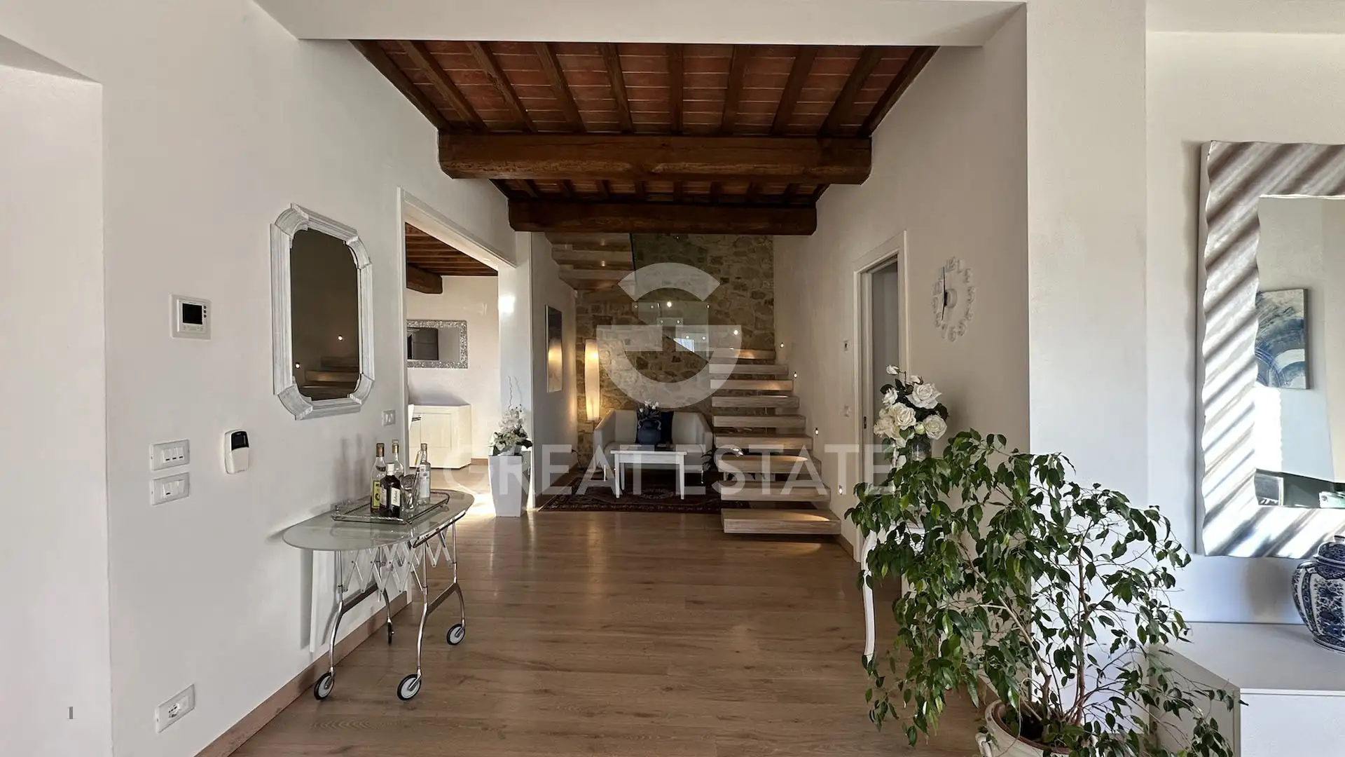 House 195m² in Italy, Arezzo. Priced at 550000€ rent photo-14