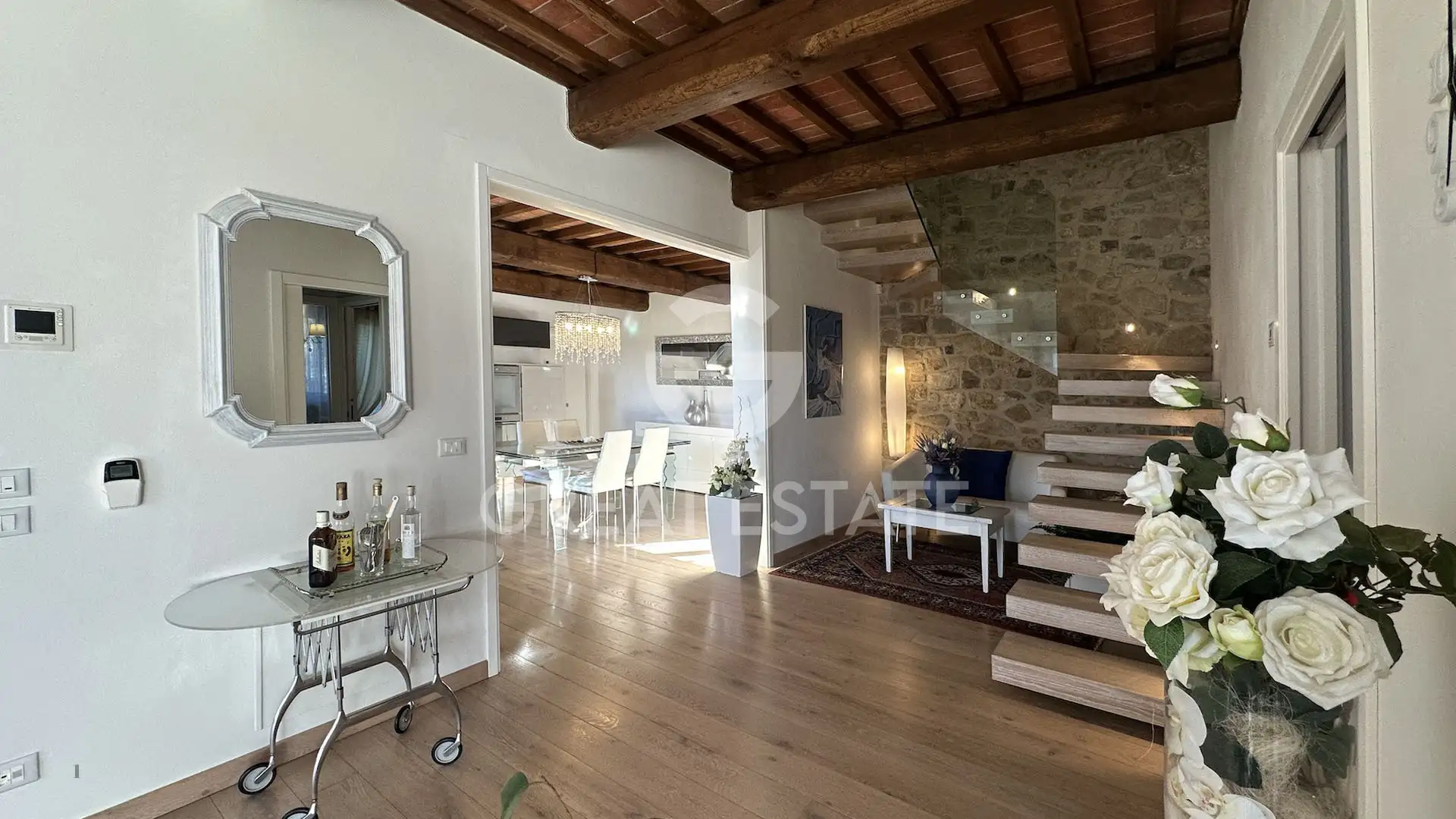 House 195m² in Italy, Arezzo. Priced at 550000€ rent photo-15