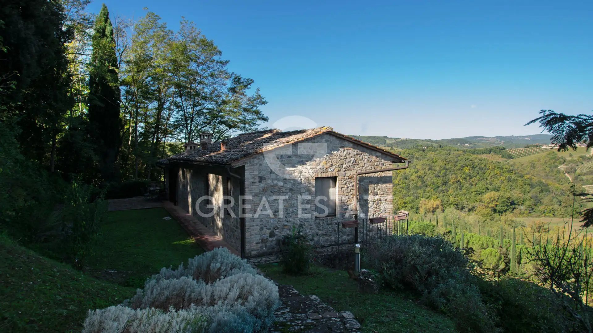House 252m² in Italy, Siena. Priced at 1100000€ rent photo-1