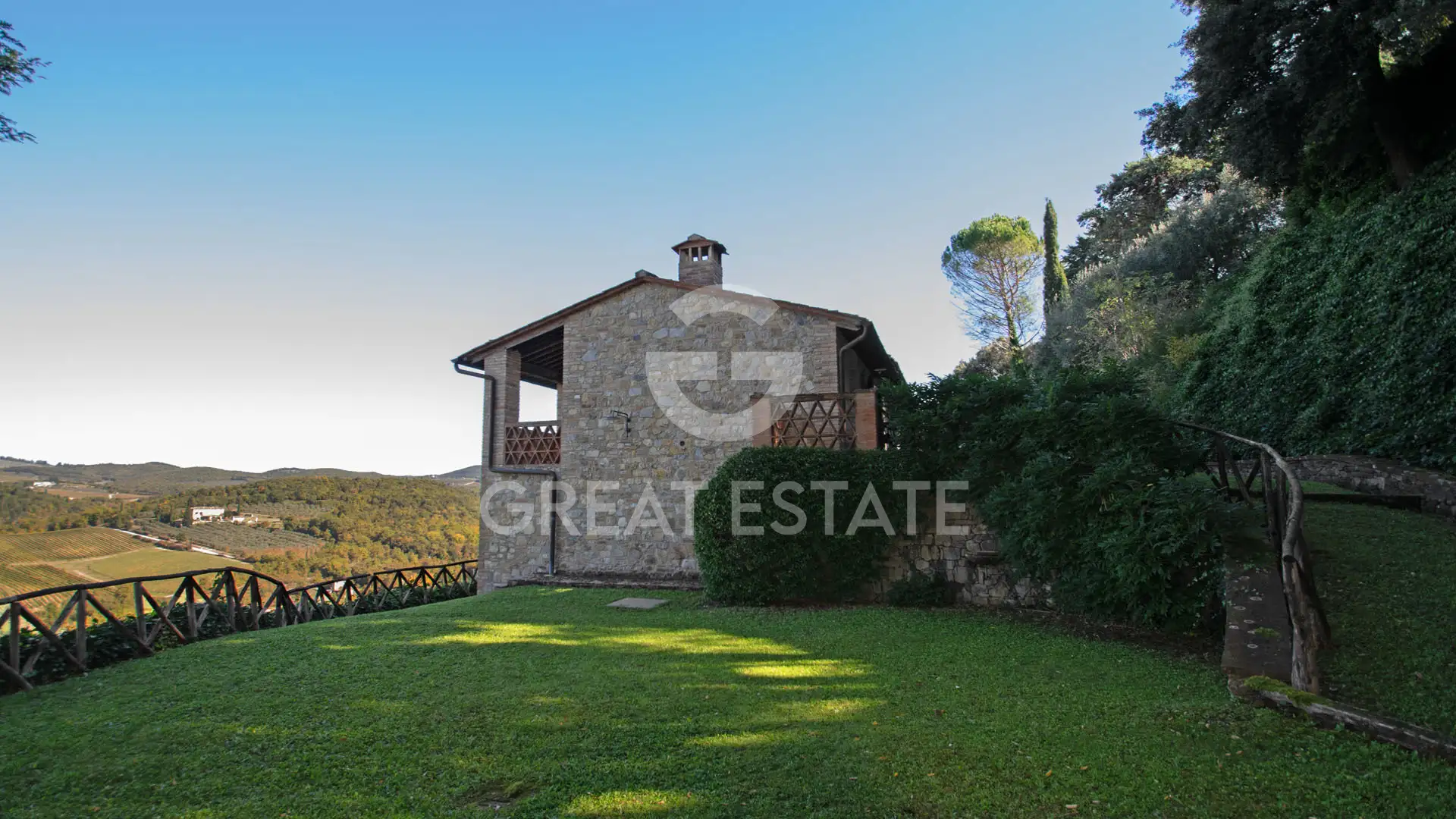House 252m² in Italy, Siena. Priced at 1100000€ rent photo-3