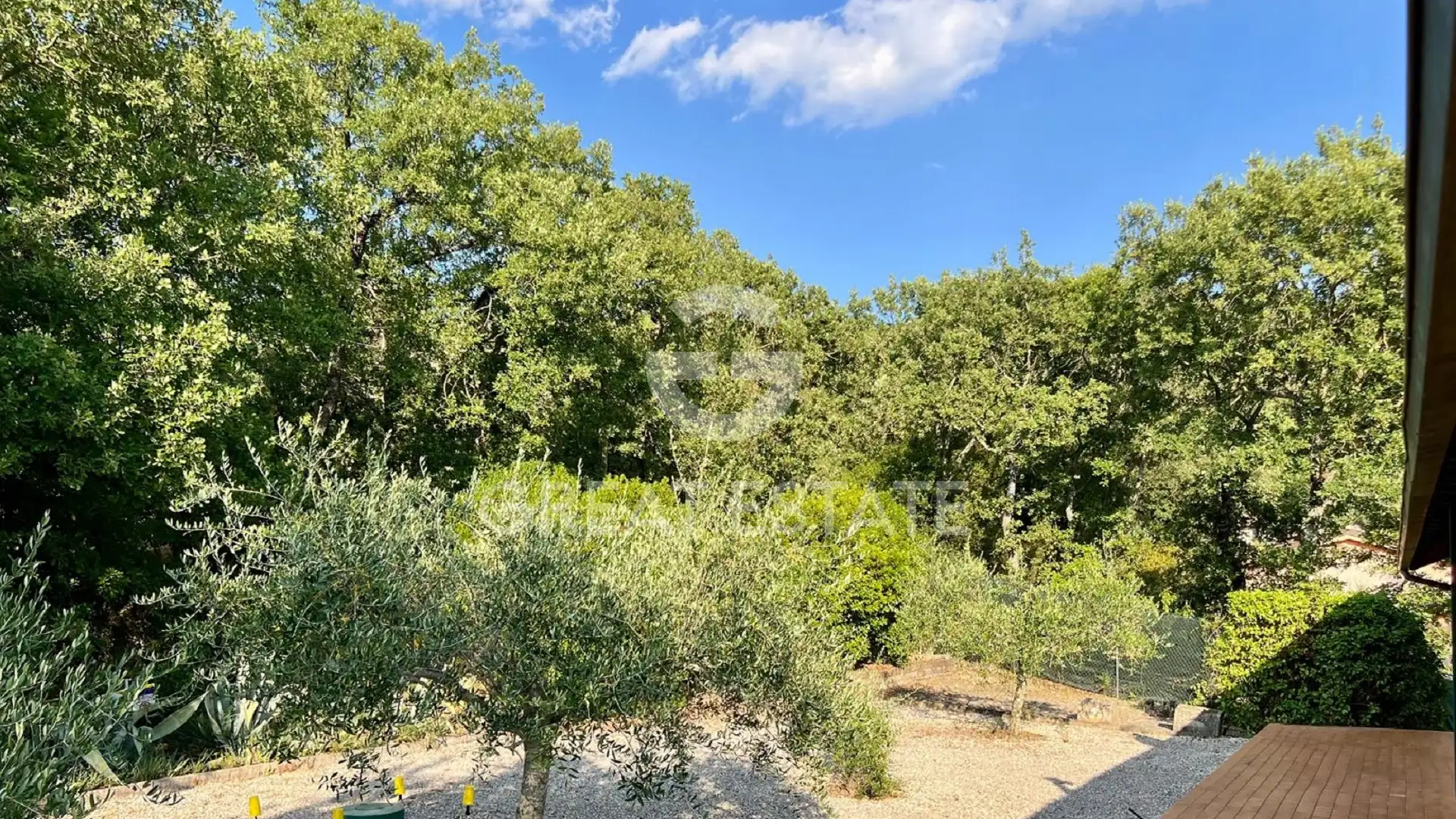 Villa 319m² in Italy, Perugia. Priced at 465000€ rent photo-8