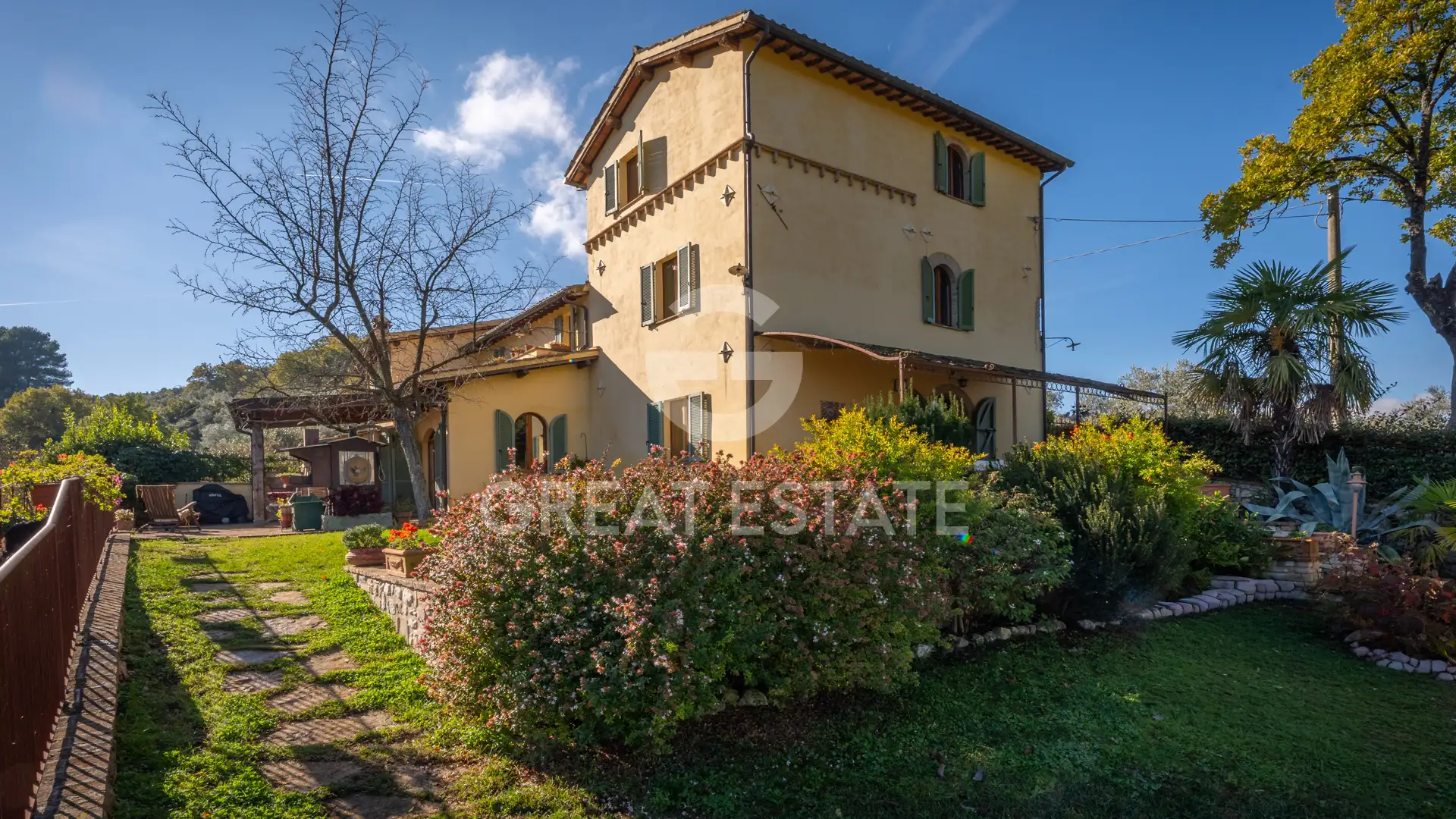 House 286m² in Italy, Perugia. Priced at 590000€ rent photo-8