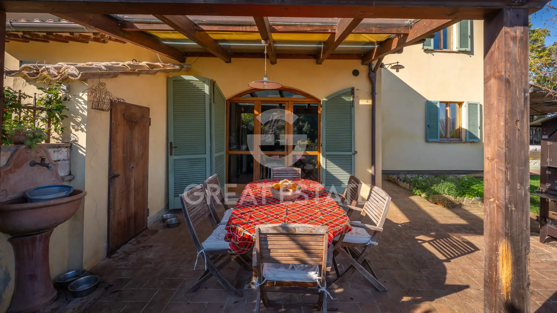 House 286m² in Italy, Perugia. Priced at 590000€ rent photo-13