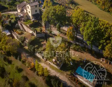 Buy in Italy for 590000€