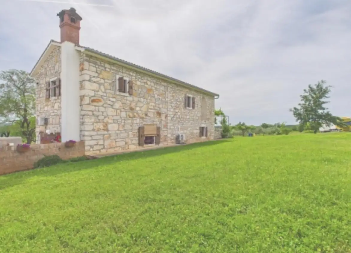 Villa 240m² in Croatia, Kanfanar. Priced at 1000000€ rent photo-3