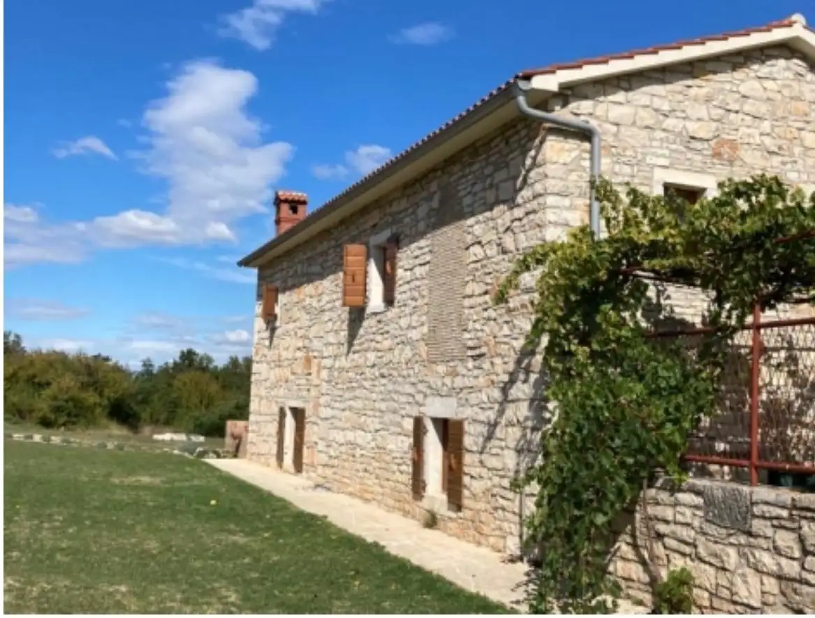 Villa 240m² in Croatia, Kanfanar. Priced at 1000000€ rent photo-4