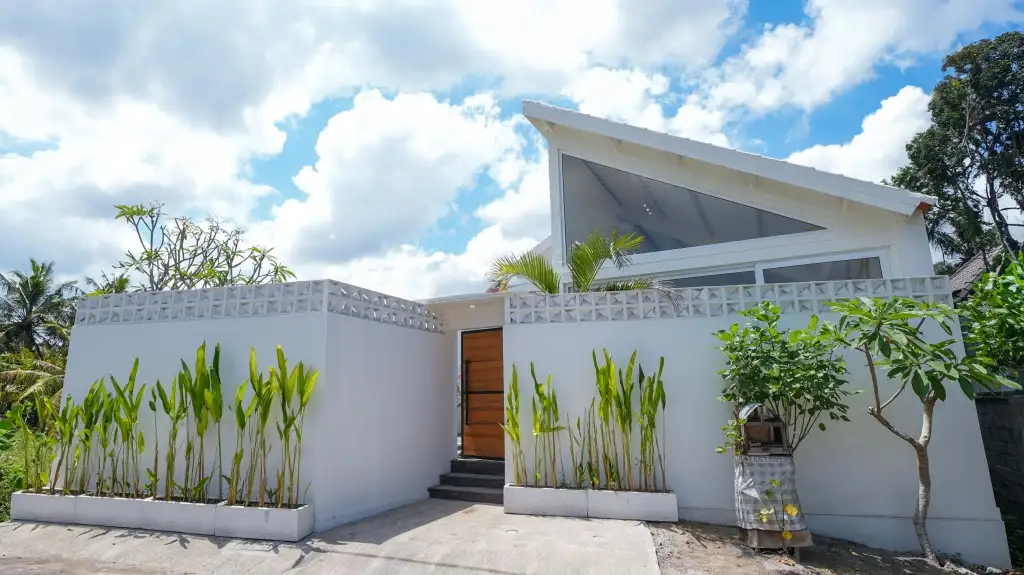 Villa 155m² in Indonesia, Kedungu. Priced at 325000$ rent photo-1