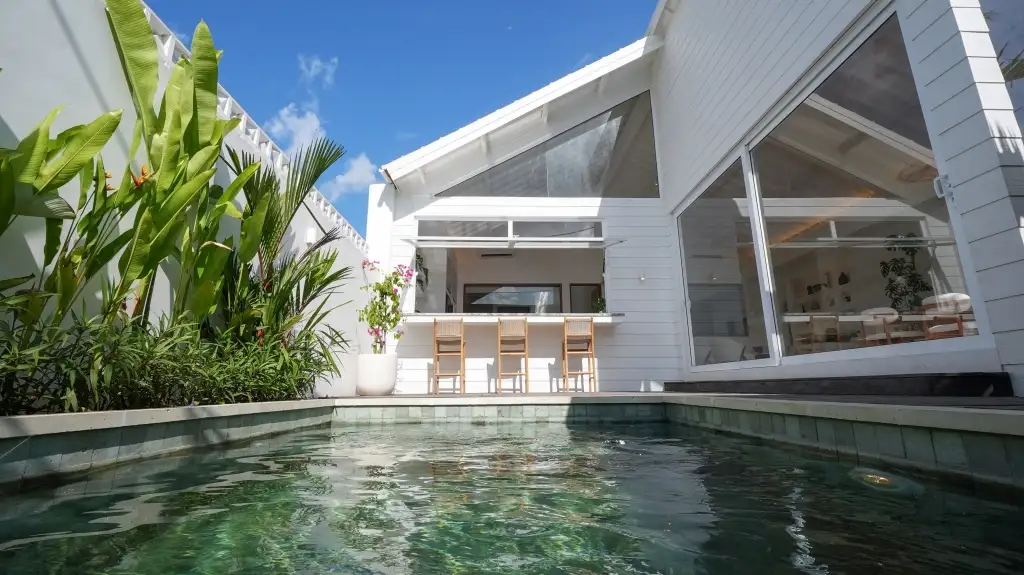 Villa 155m² in Indonesia, Kedungu. Priced at 325000$ rent photo-2