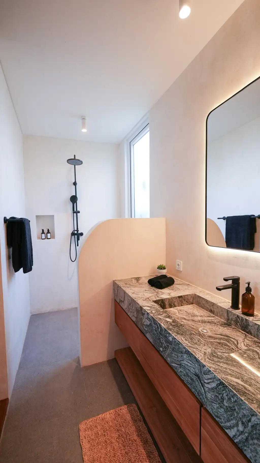 Villa 155m² in Indonesia, Kedungu. Priced at 325000$ rent photo-4