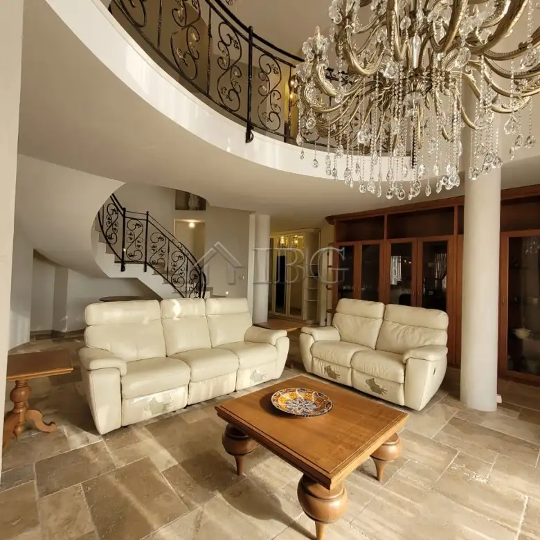 Flat 315m² in Bulgaria, Sveti Vlas. Priced at 625000€ rent photo-1