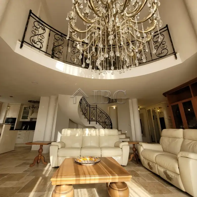 Flat 315m² in Bulgaria, Sveti Vlas. Priced at 625000€ rent photo-8