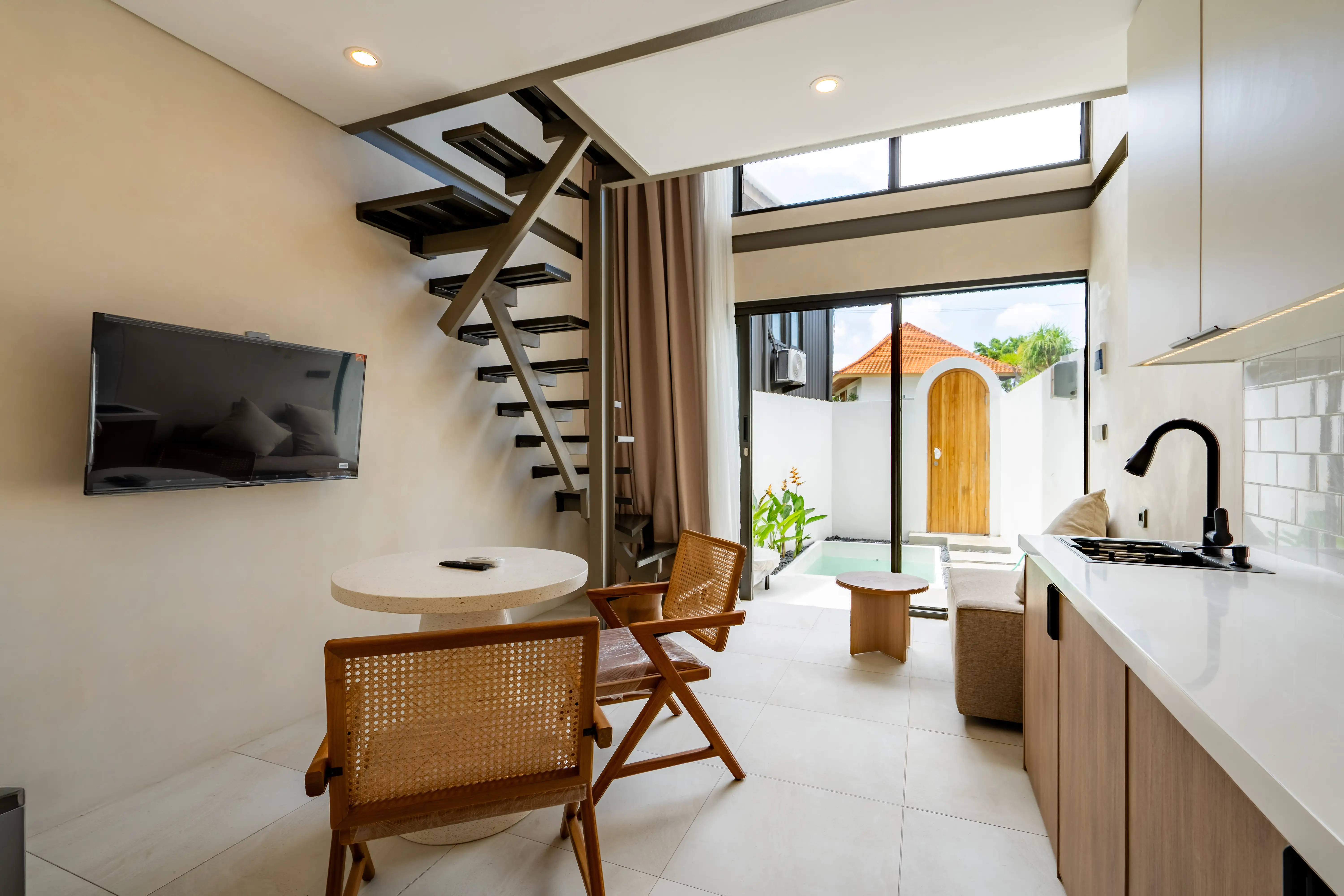 Villa 30m² in Indonesia, Canggu. Priced at 13300$ rent photo-9