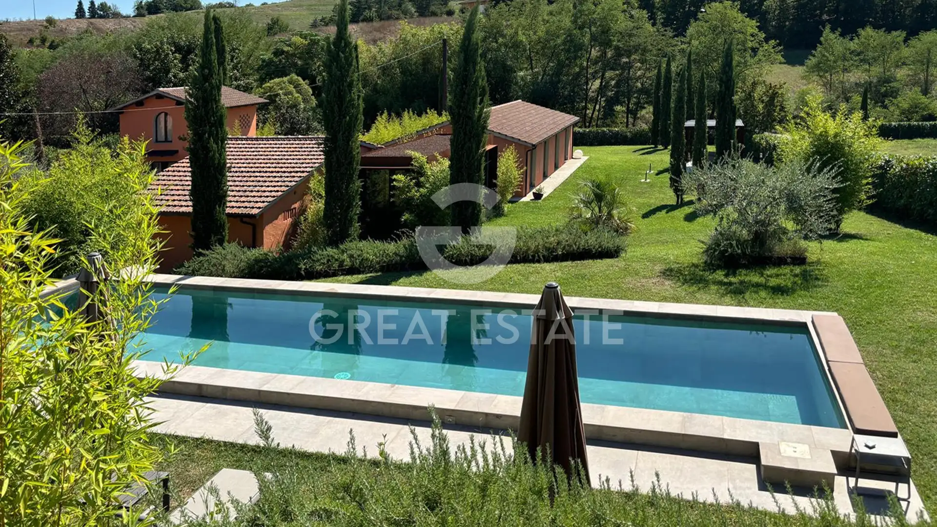 House 452m² in Italy, Arezzo. Priced at 949000€ rent photo-1