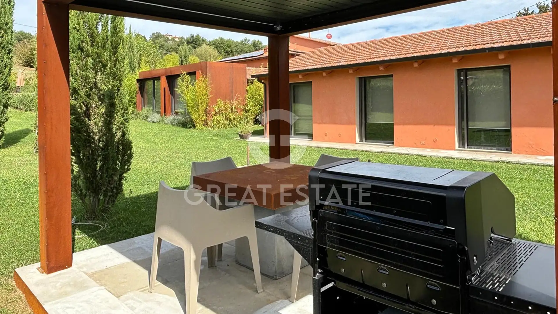 House 452m² in Italy, Arezzo. Priced at 949000€ rent photo-5