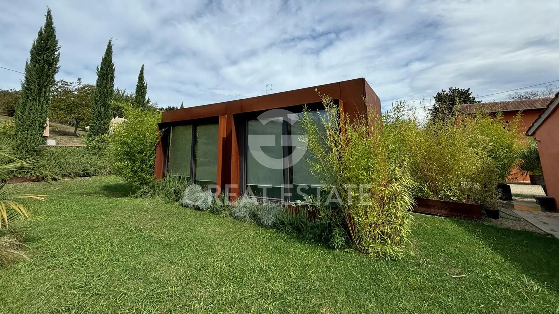 House 452m² in Italy, Arezzo. Priced at 949000€ rent photo-6