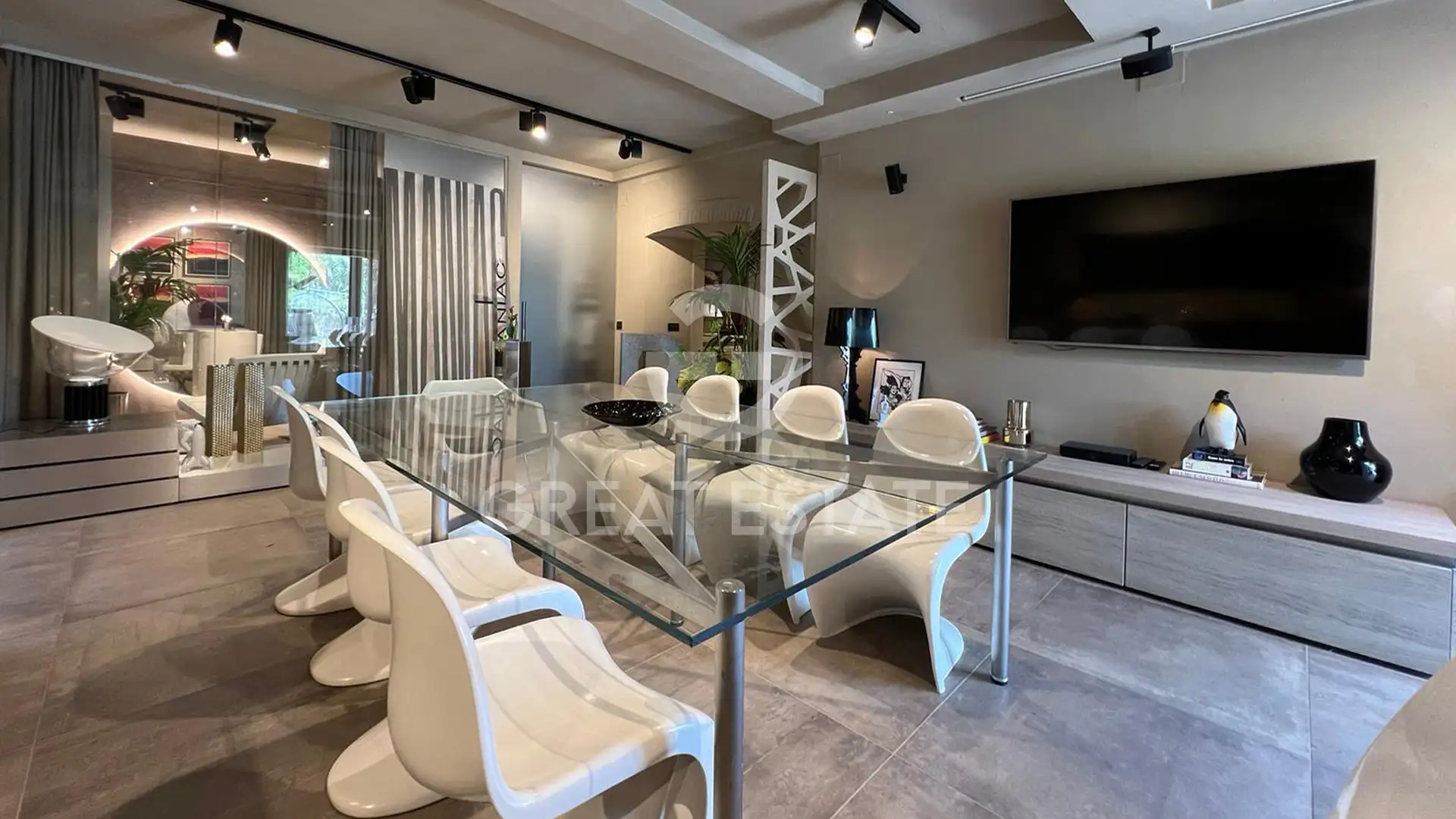 House 452m² in Italy, Arezzo. Priced at 949000€ rent photo-11