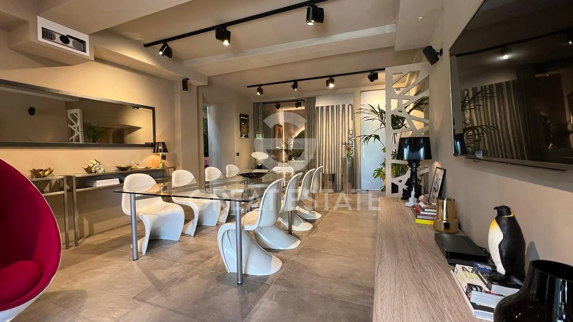 House 452m² in Italy, Arezzo. Priced at 949000€ rent photo-12