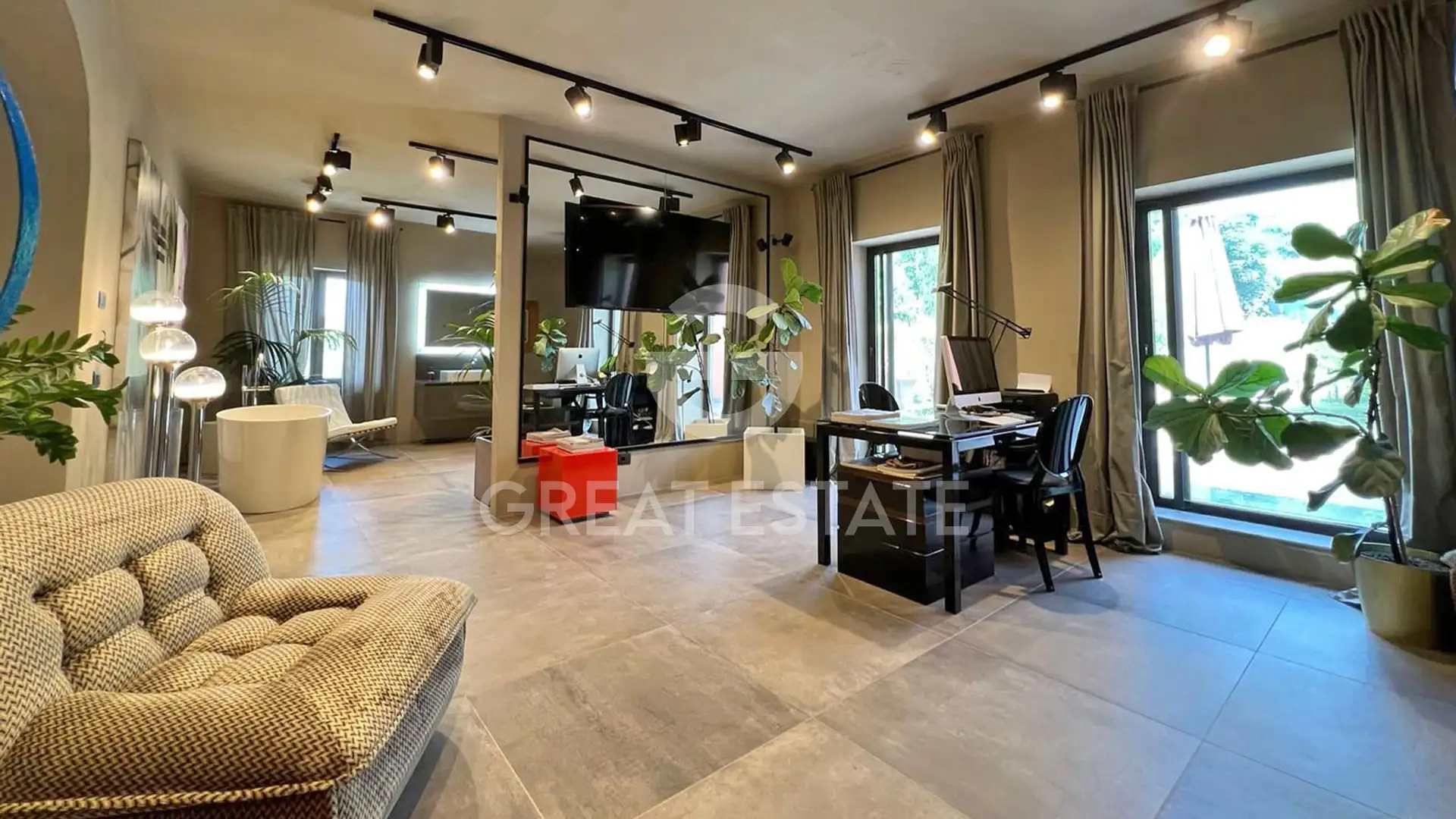 House 452m² in Italy, Arezzo. Priced at 949000€ rent photo-14
