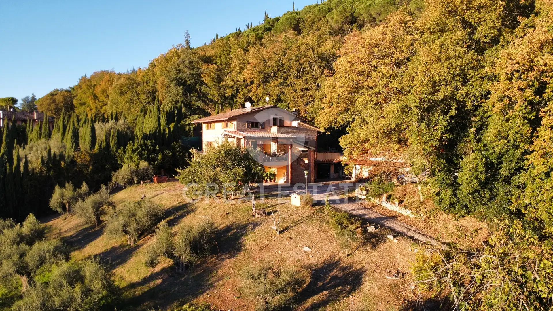 House 369m² in Italy, Perugia. Priced at 480000€ rent photo-2