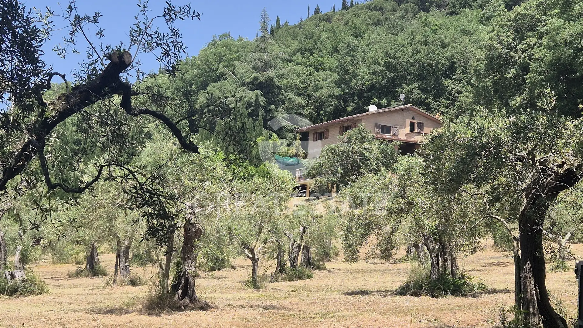 House 369m² in Italy, Perugia. Priced at 480000€ rent photo-5