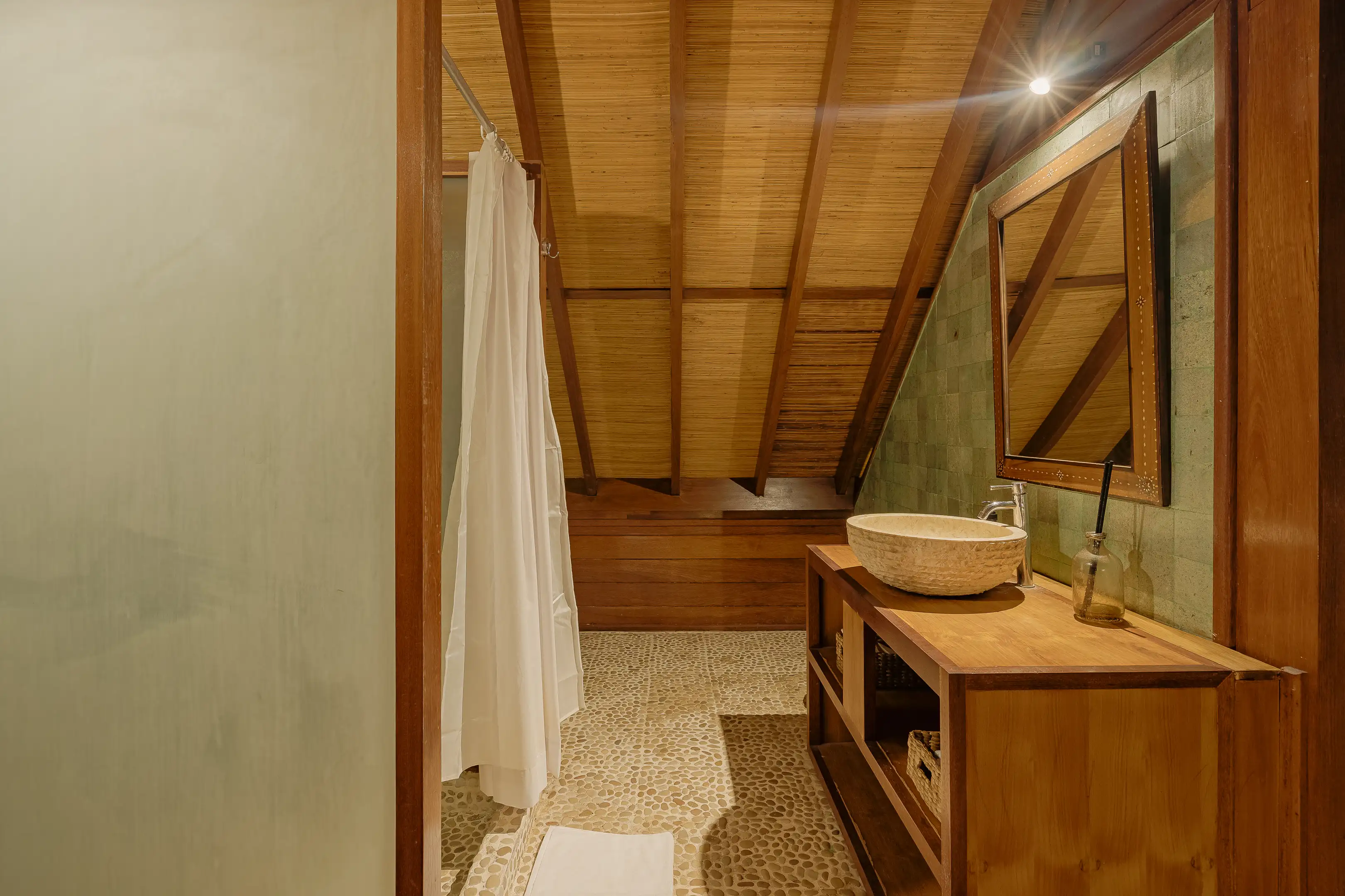 Villa 400m² in Indonesia, Canggu. Priced at 260000$ rent photo-13