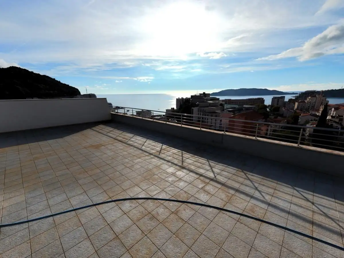 Flat 104m² in Montenegro, Becici. Priced at 690000€ rent photo-16