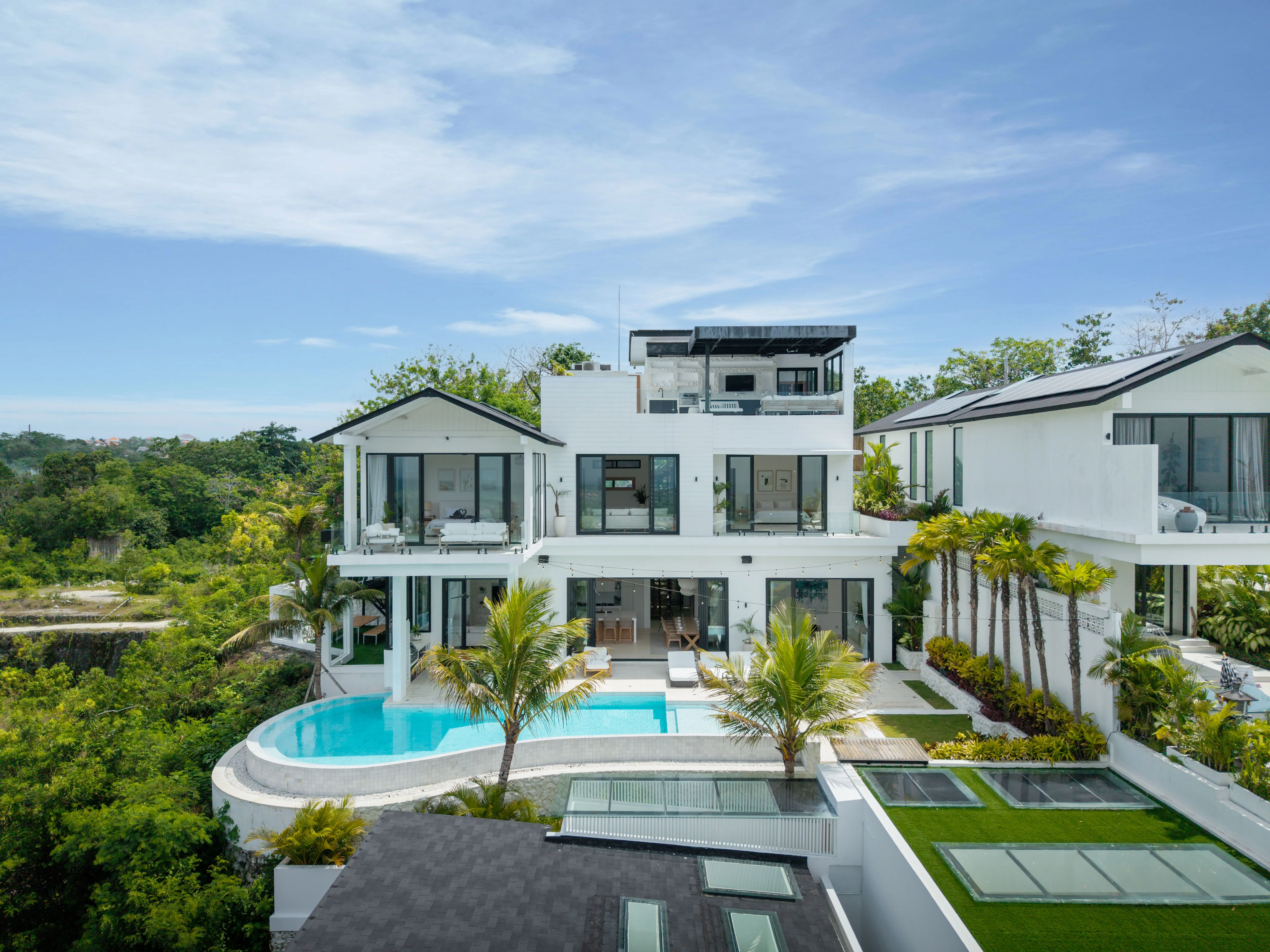 Villa 800m² in Indonesia, Bukit. Priced at 1700000$ rent photo-2